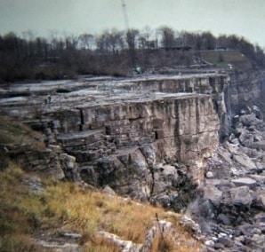 American Falls without water